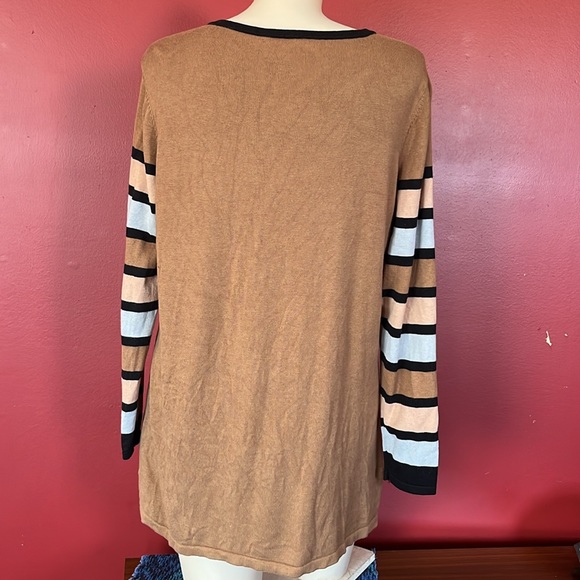 Like new Bob Mackie brown striped sleeve knit sweater - Picture 5 of 10